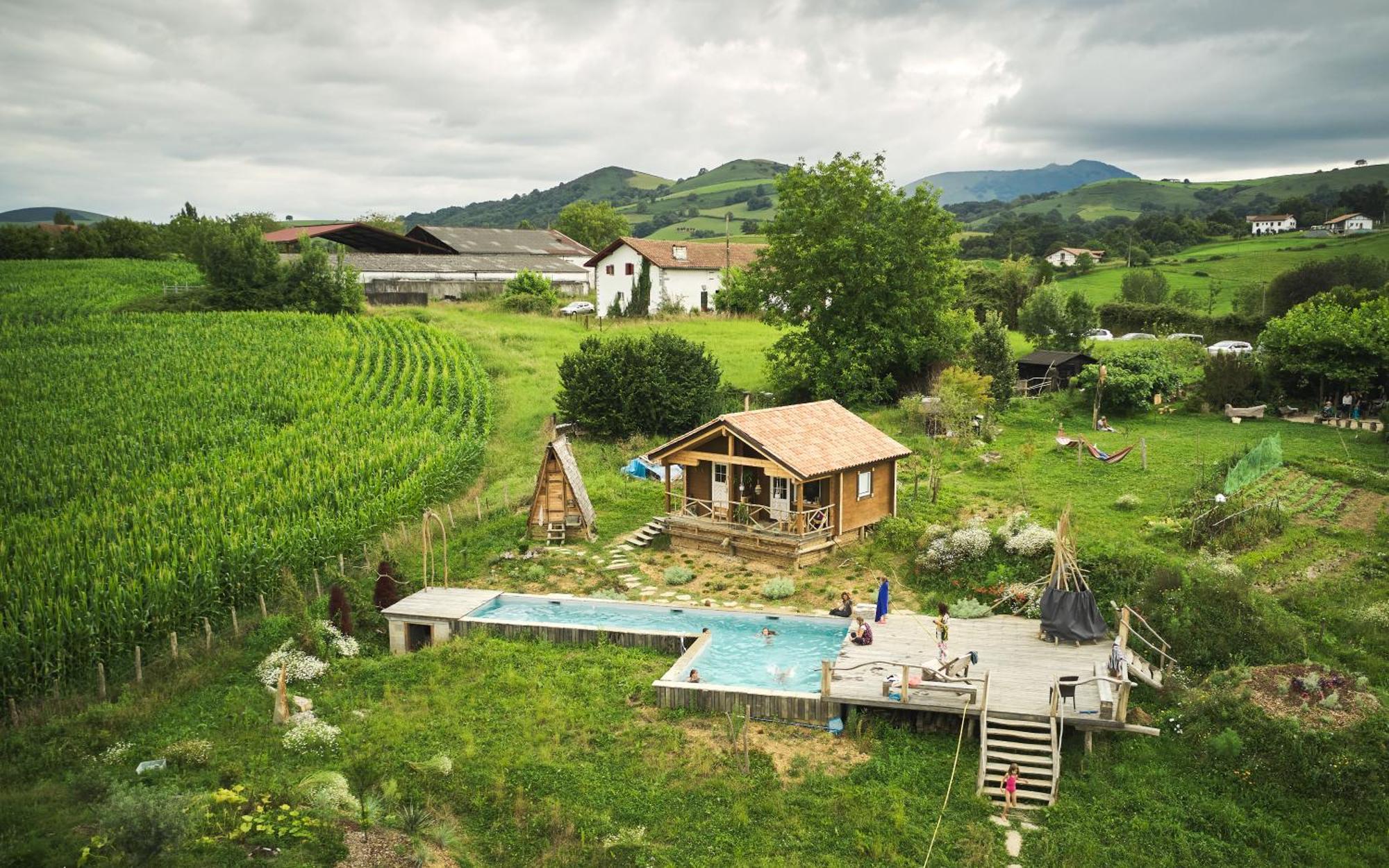 Les Fous Du Village Saint-Esteben Exterior foto