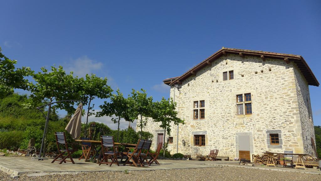 Les Fous Du Village Saint-Esteben Exterior foto